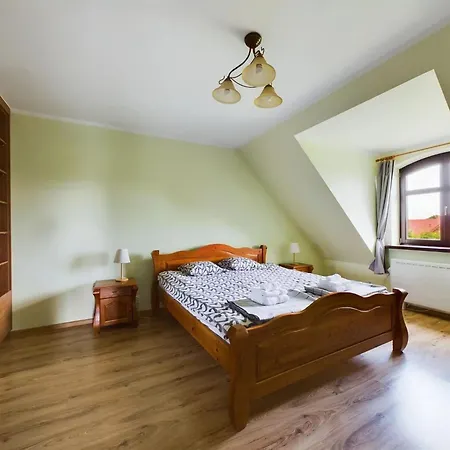 Hébergement de vacances 78n - Dom Z Pieknym Ogrodem Wsrod Lasow I Jezior Woryty